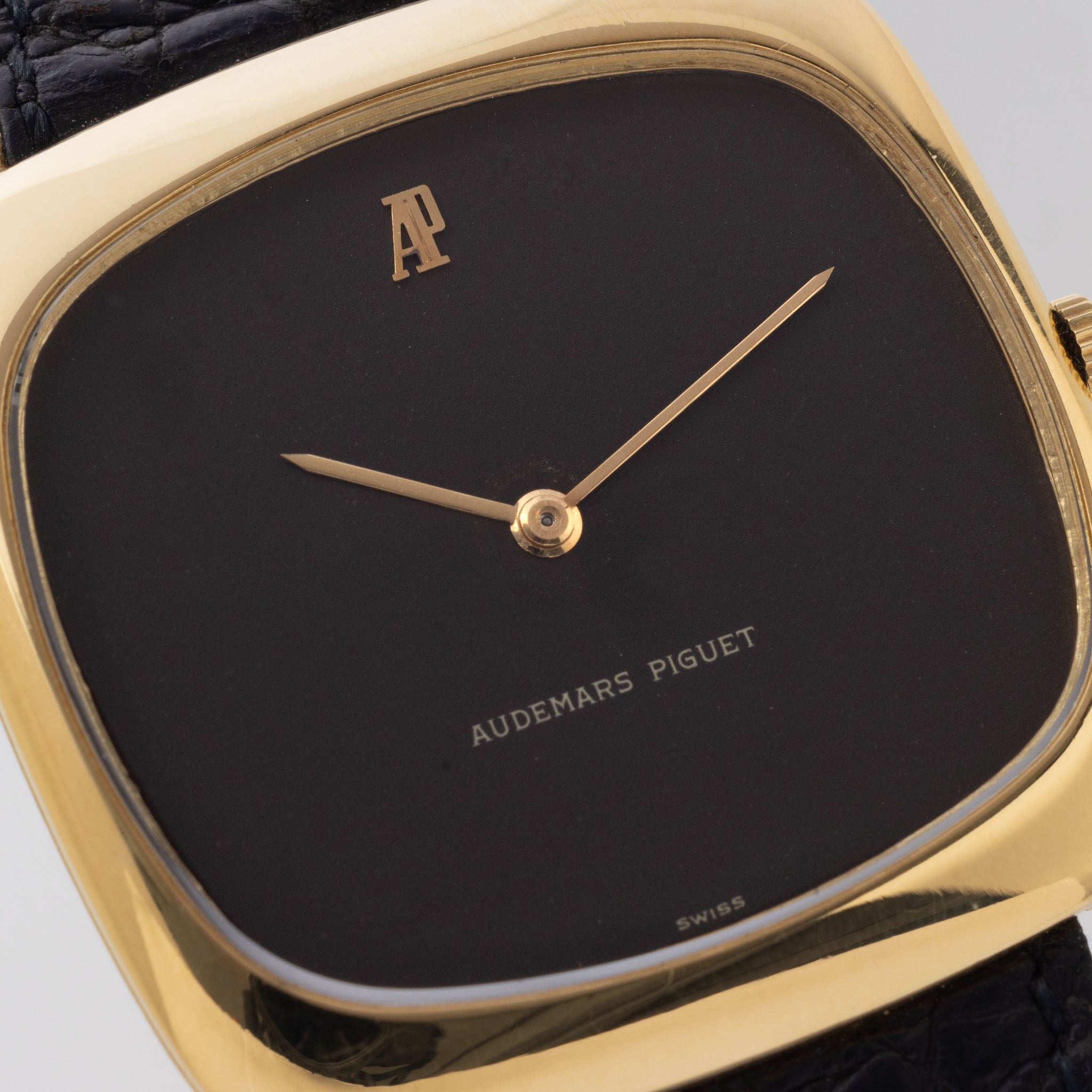 Audemars Piguet "Coussin " 18 k yellow gold Dresswatch “ultra thin “
