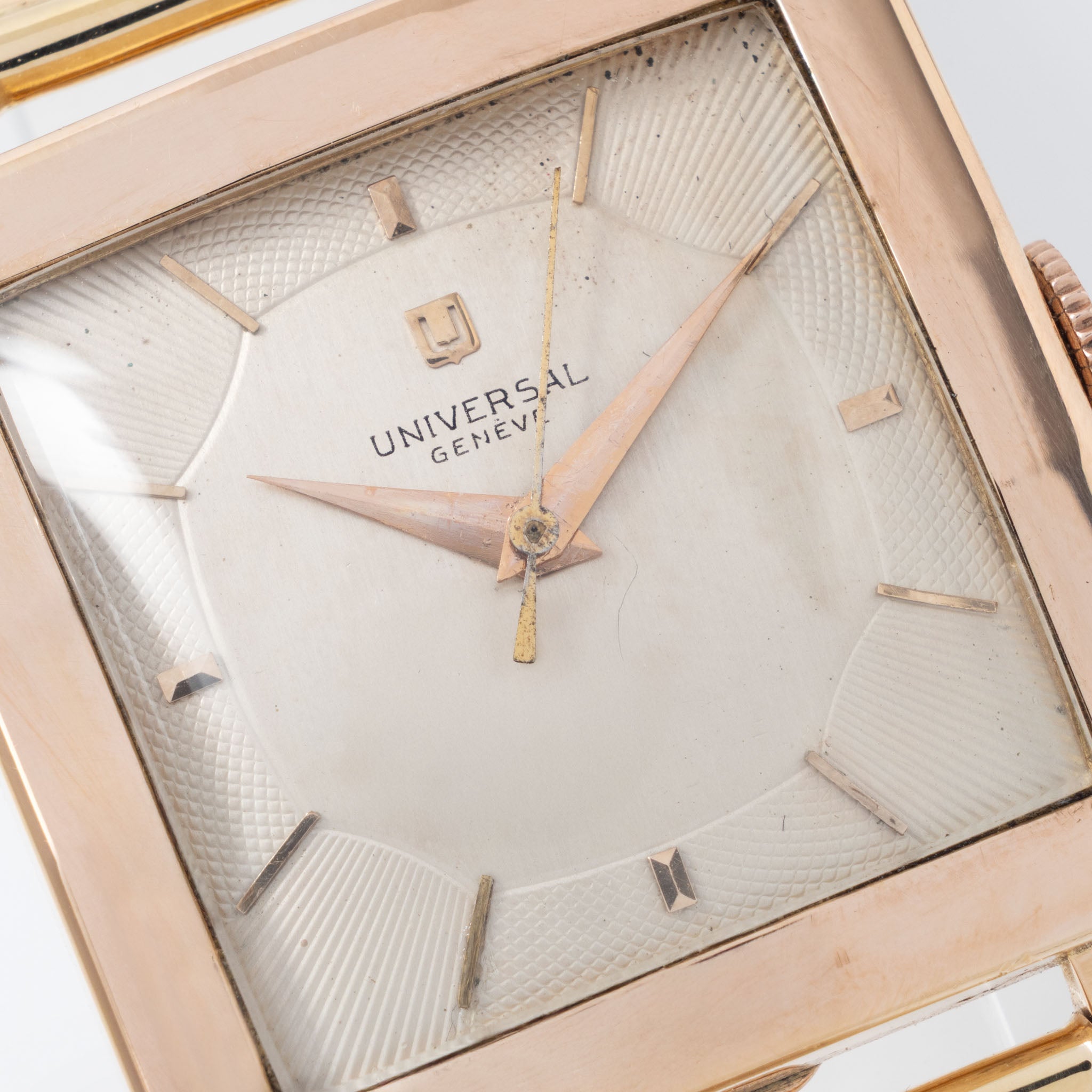 Universal Genève “Cioccolatone“ 18k Rose Gold Oversized Dress-watch with unique Guilloché Dial on Brick Style Bracelet ref. 10228 2