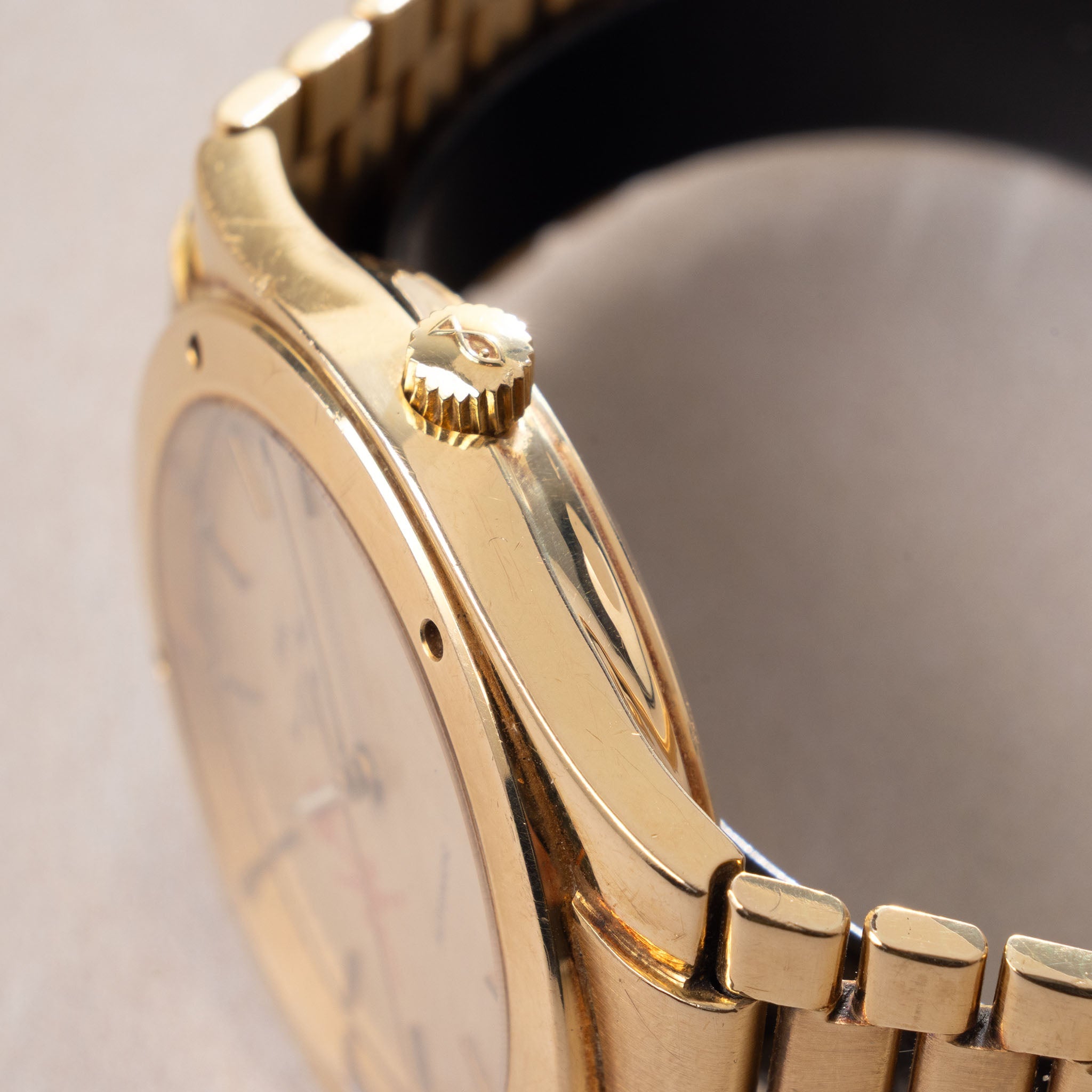 IWC Ingenieur SL ref. 9227 Linen Khanjar Dial from Original Owner Family with Box, Booklets, Original Certificate of Origin and Provenance in 18k yellow gold