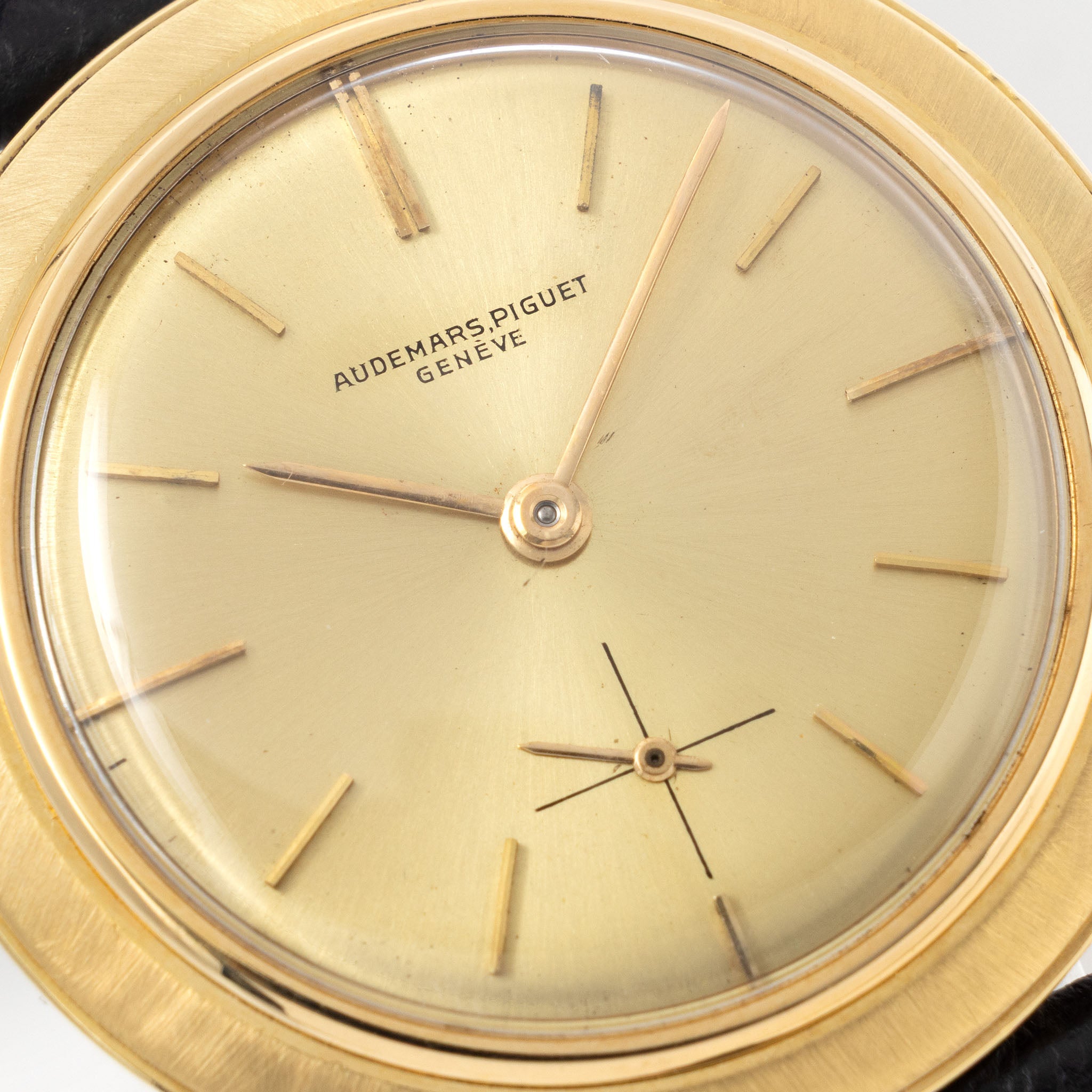 Audemars Piguet Disco Volante Ultra-thin Dress Watch in 18k Yellow Gold Champagne Dial