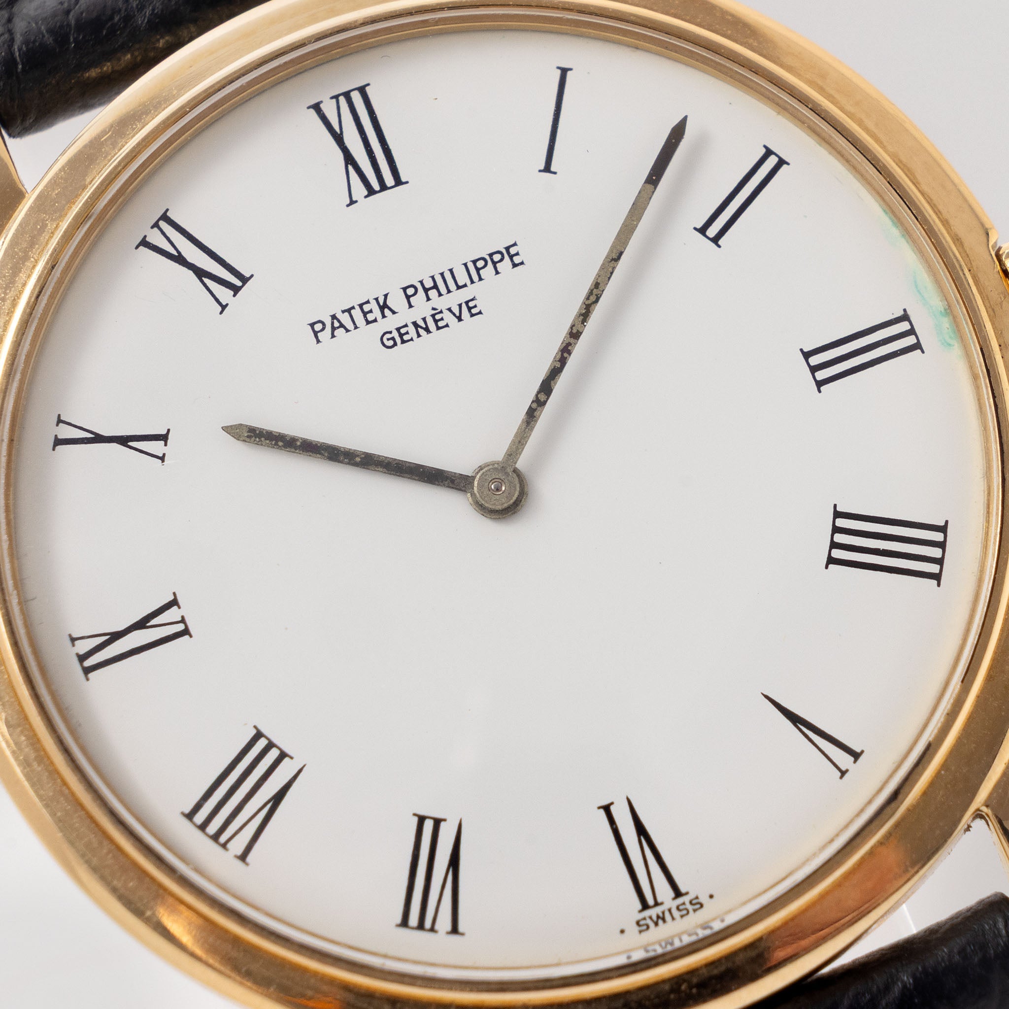 Patek Philippe Calatrava 3720J White Dial in 18 k Yellow Gold