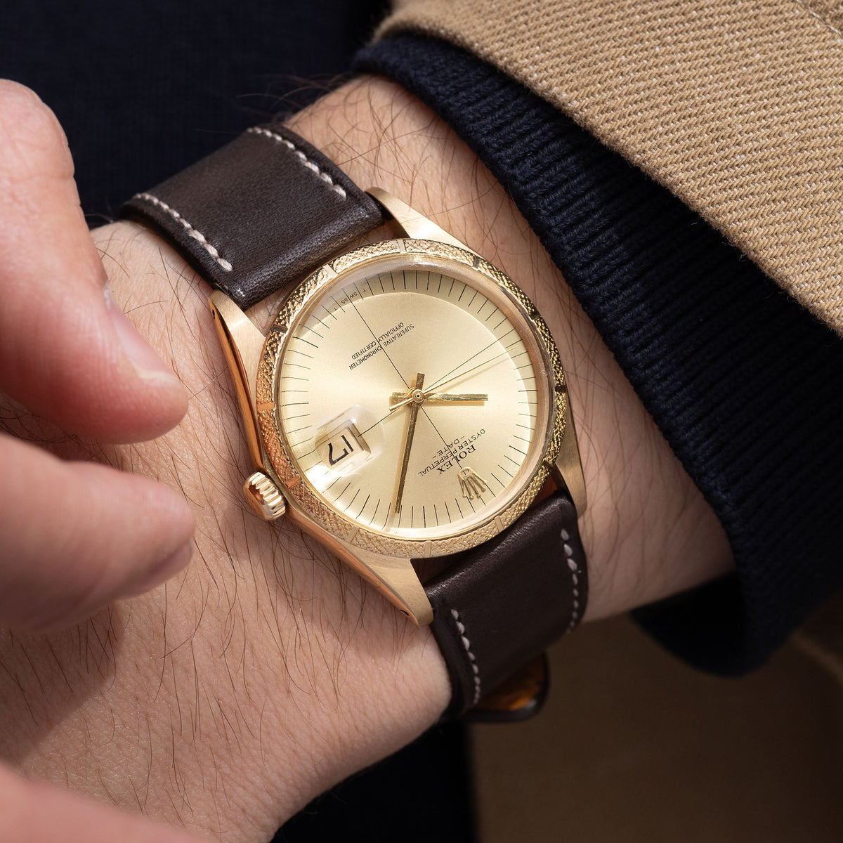 Rolex Oyster Perpetual Date Champagne dial Zephyr in 18 k yellow gold ref 1510