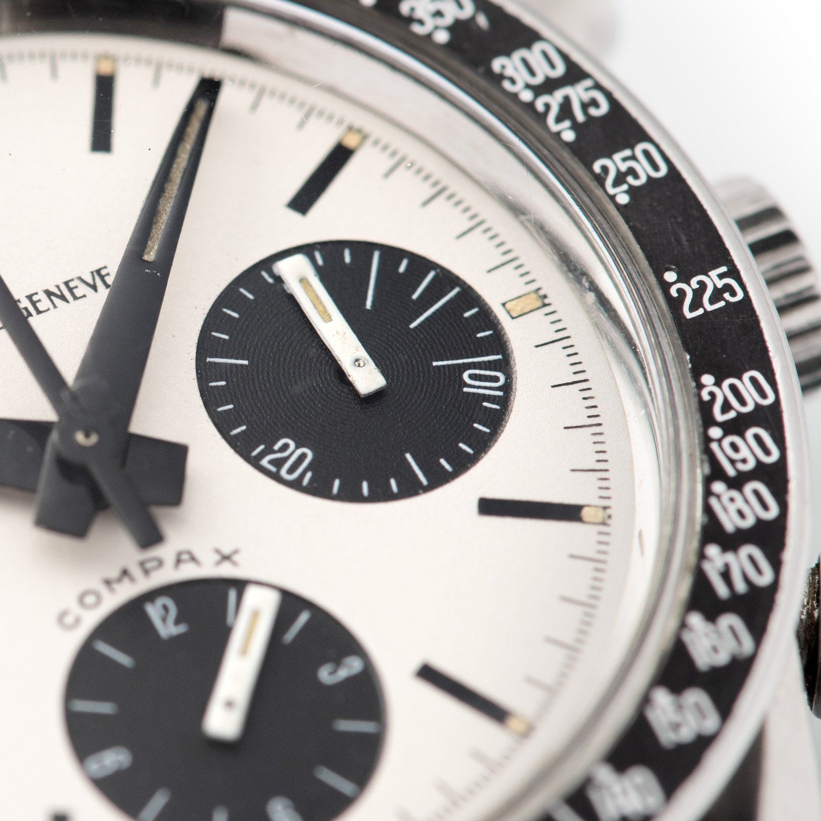 Universal Geneve Compax Nina Rindt Reference 885103012