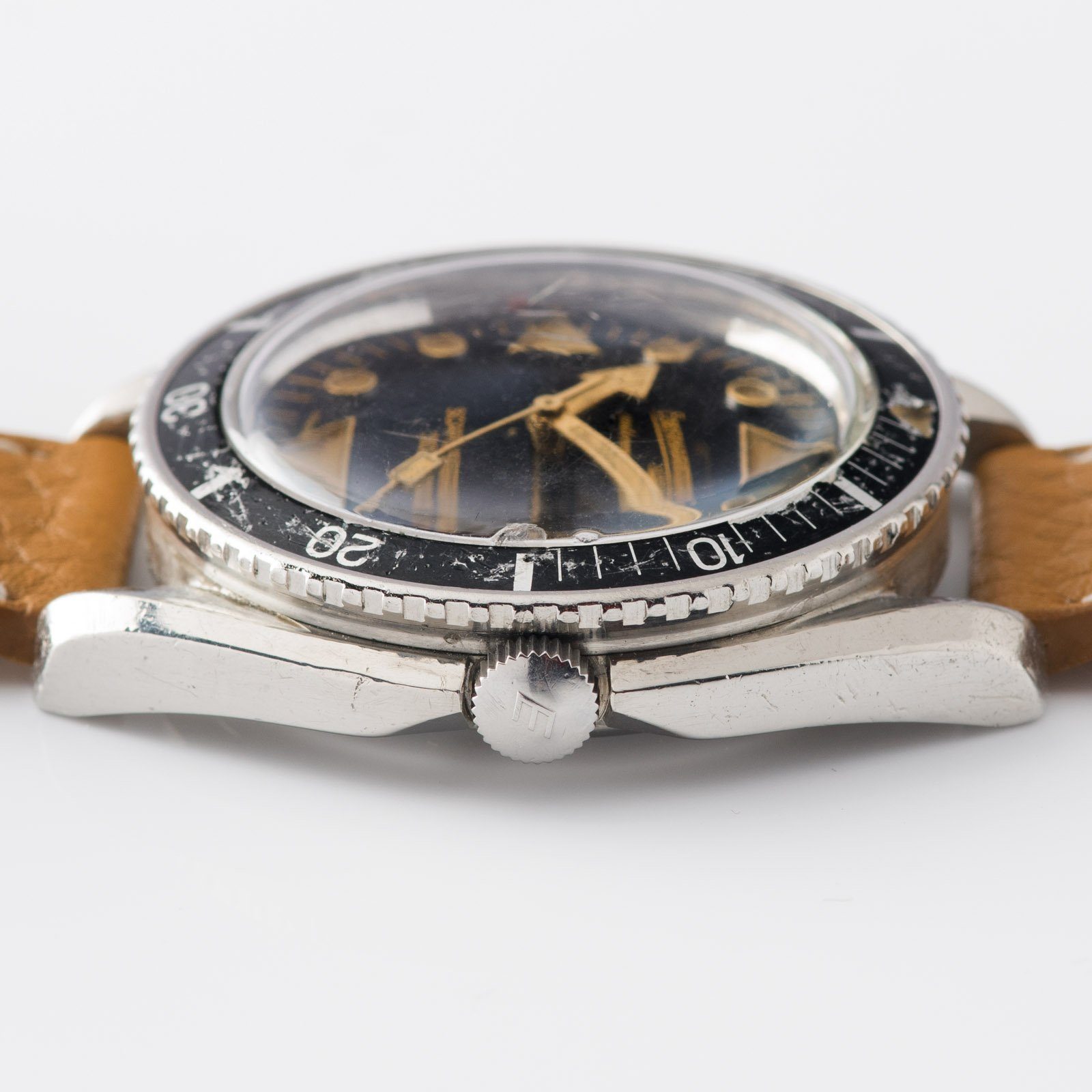 Eberhard Scafograf 300 Black Gilt Dial