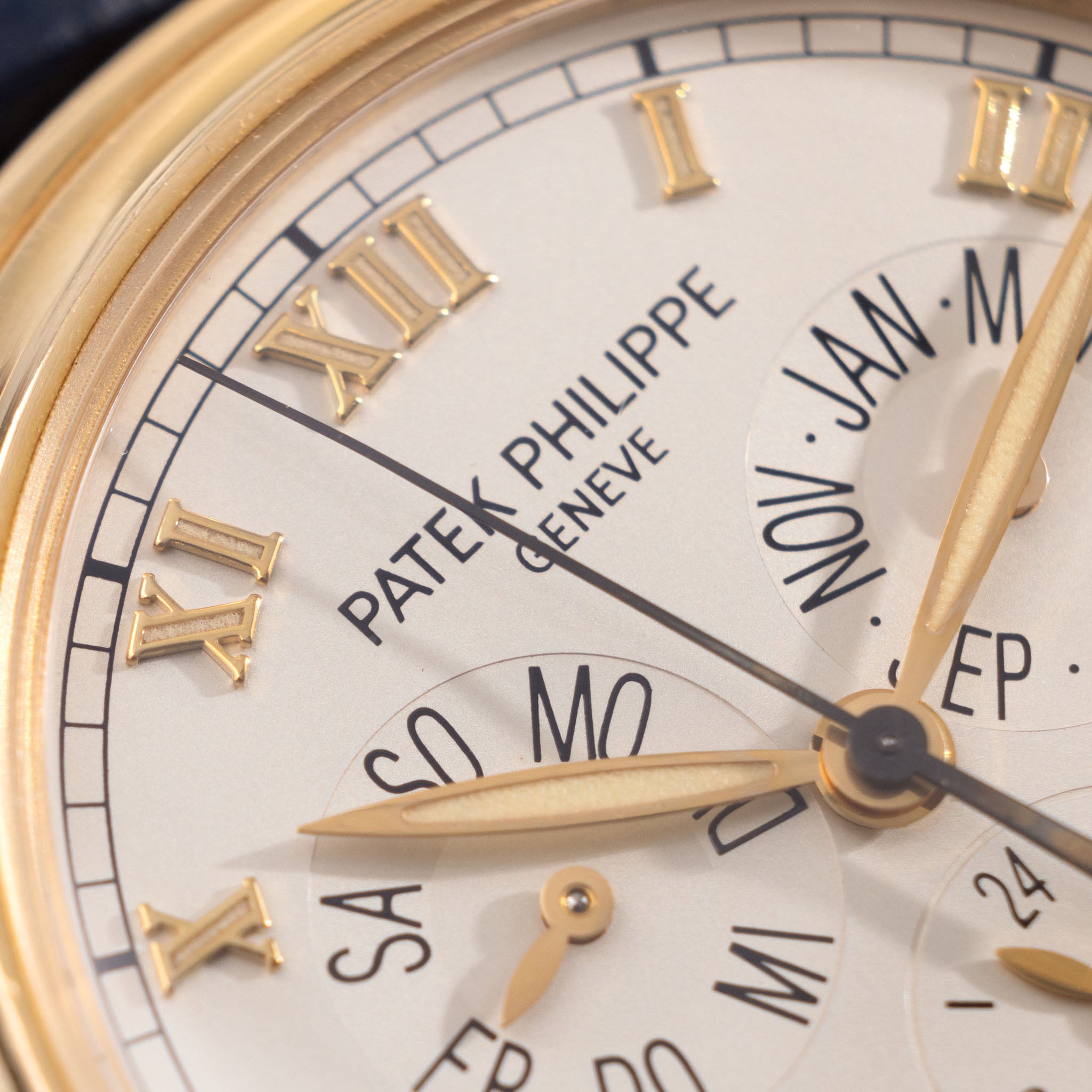 Patek Philippe 5035J Annual Calendar with extract of the Archives