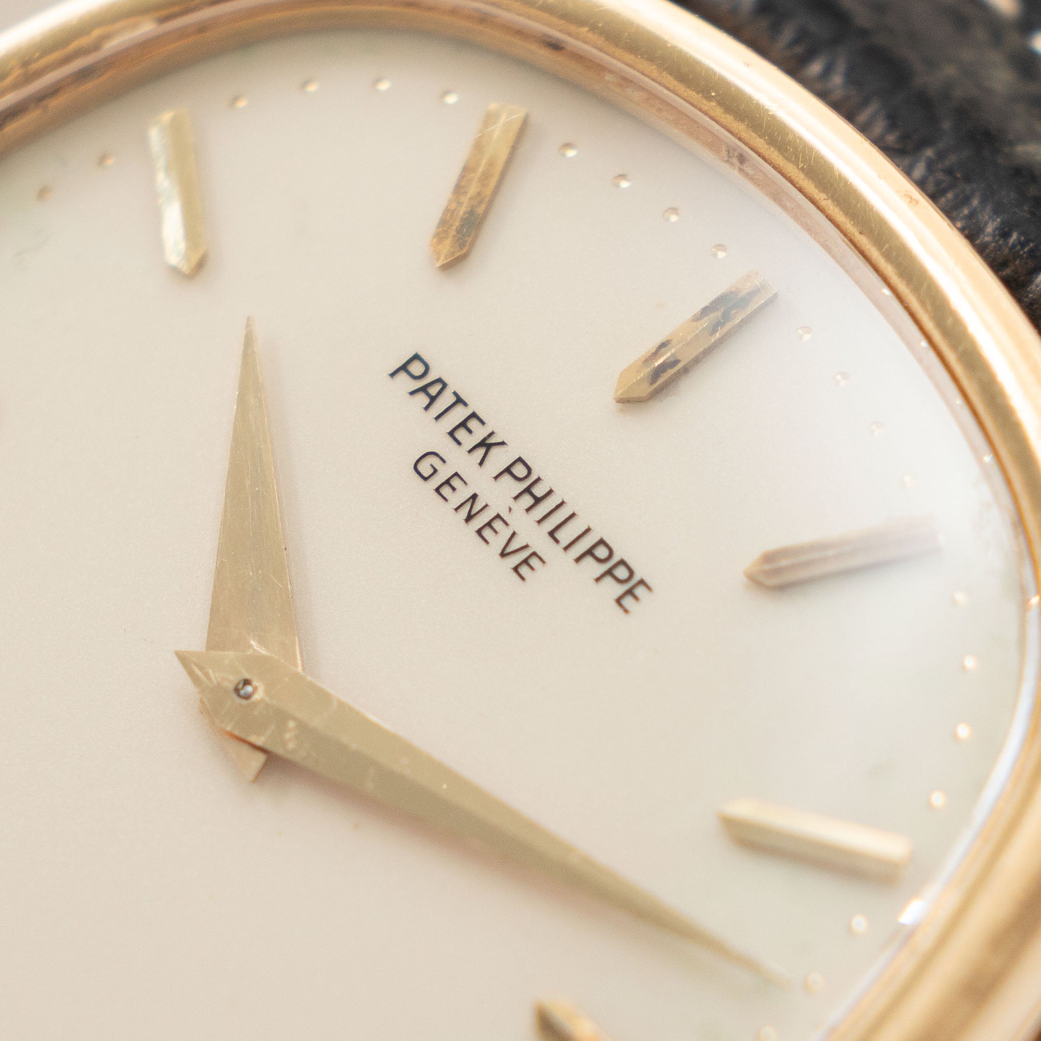 Patek Philippe Golden Ellipse Porcelain dial in 18k yellow gold ref 3844J