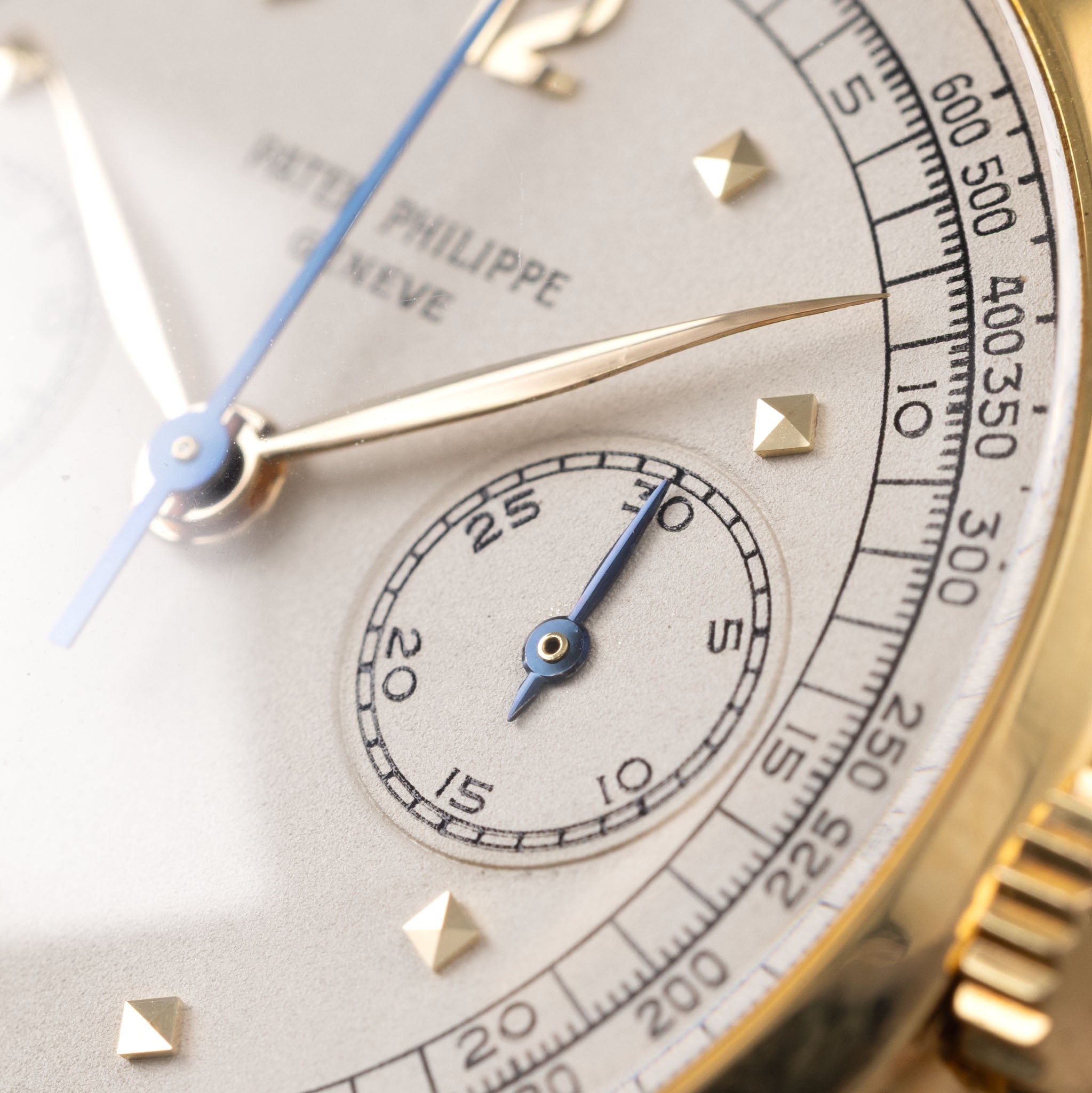 Patek Philippe Chronograph 1579J Second Series Silvered Dial in 18k Yellow Gold with Extract of the Archives