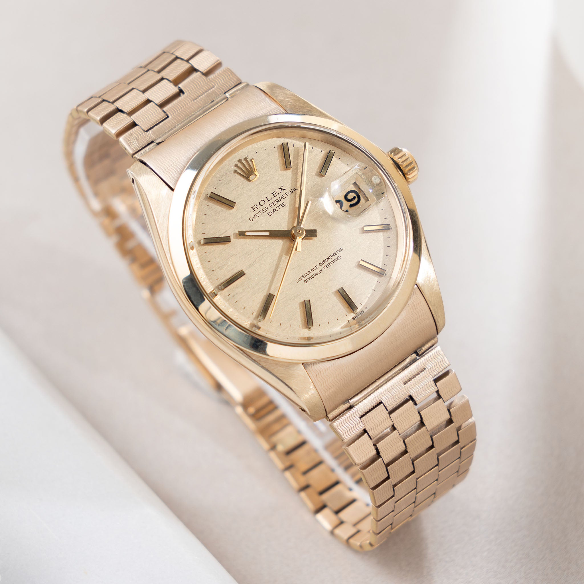 Rolex Date Shantung Dial 14kt Yellow Gold ‘Brick’ Bracelet Ref 1500