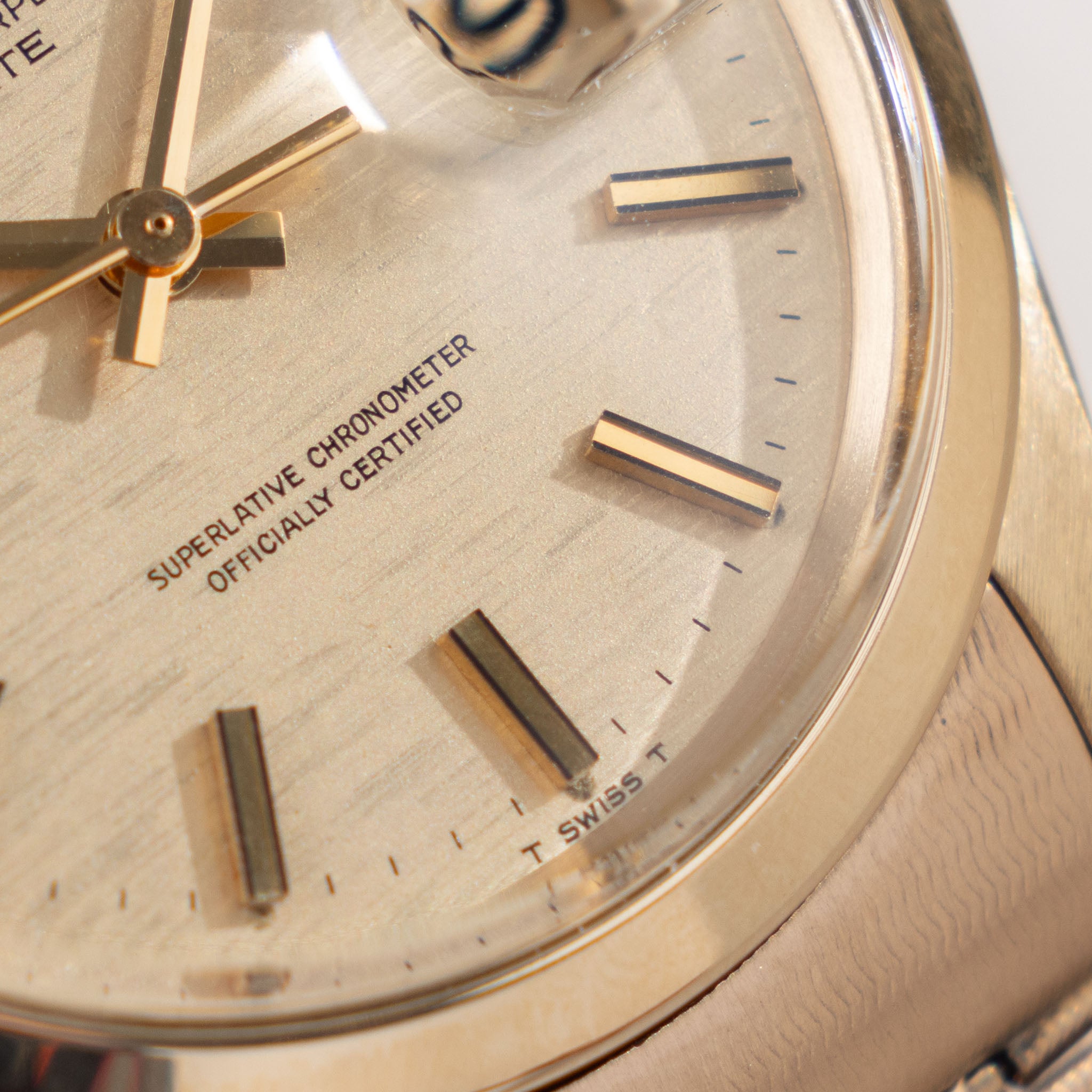 Rolex Date Shantung Dial 14kt Yellow Gold ‘Brick’ Bracelet Ref 1500
