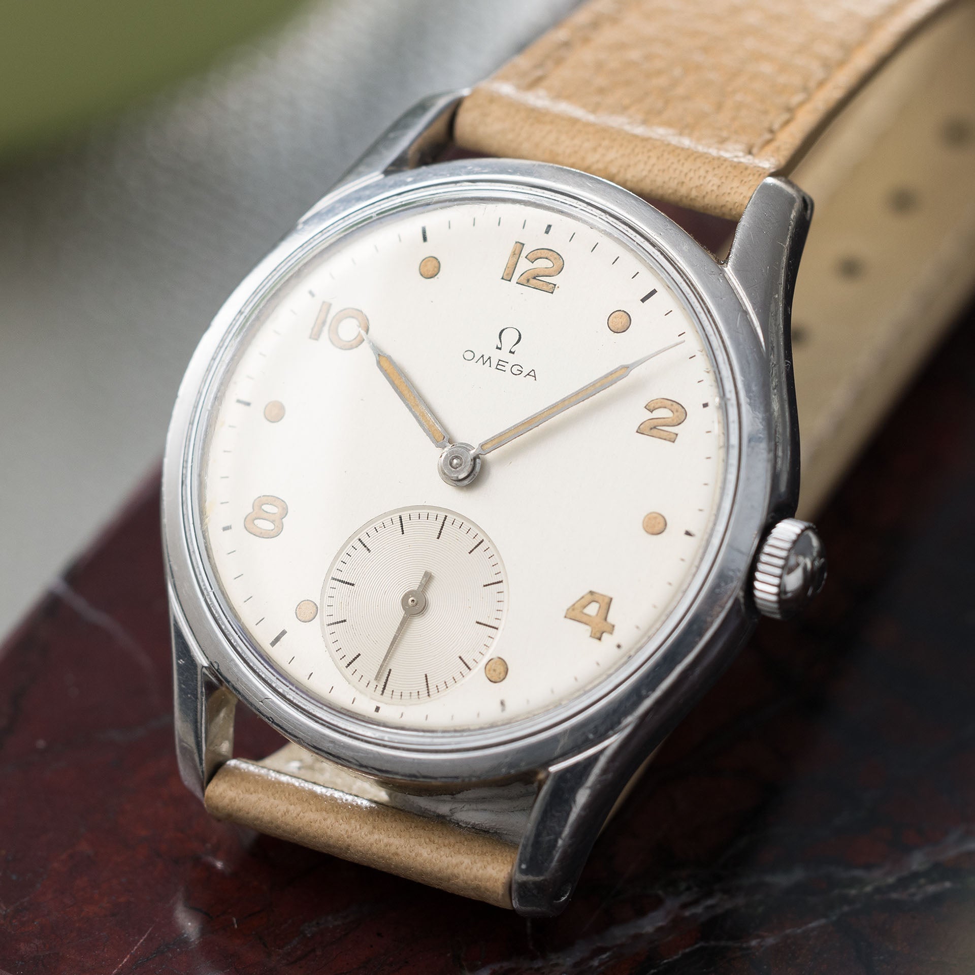 Omega Steel Dress Watch 2639-5 Radium Arabic Hours