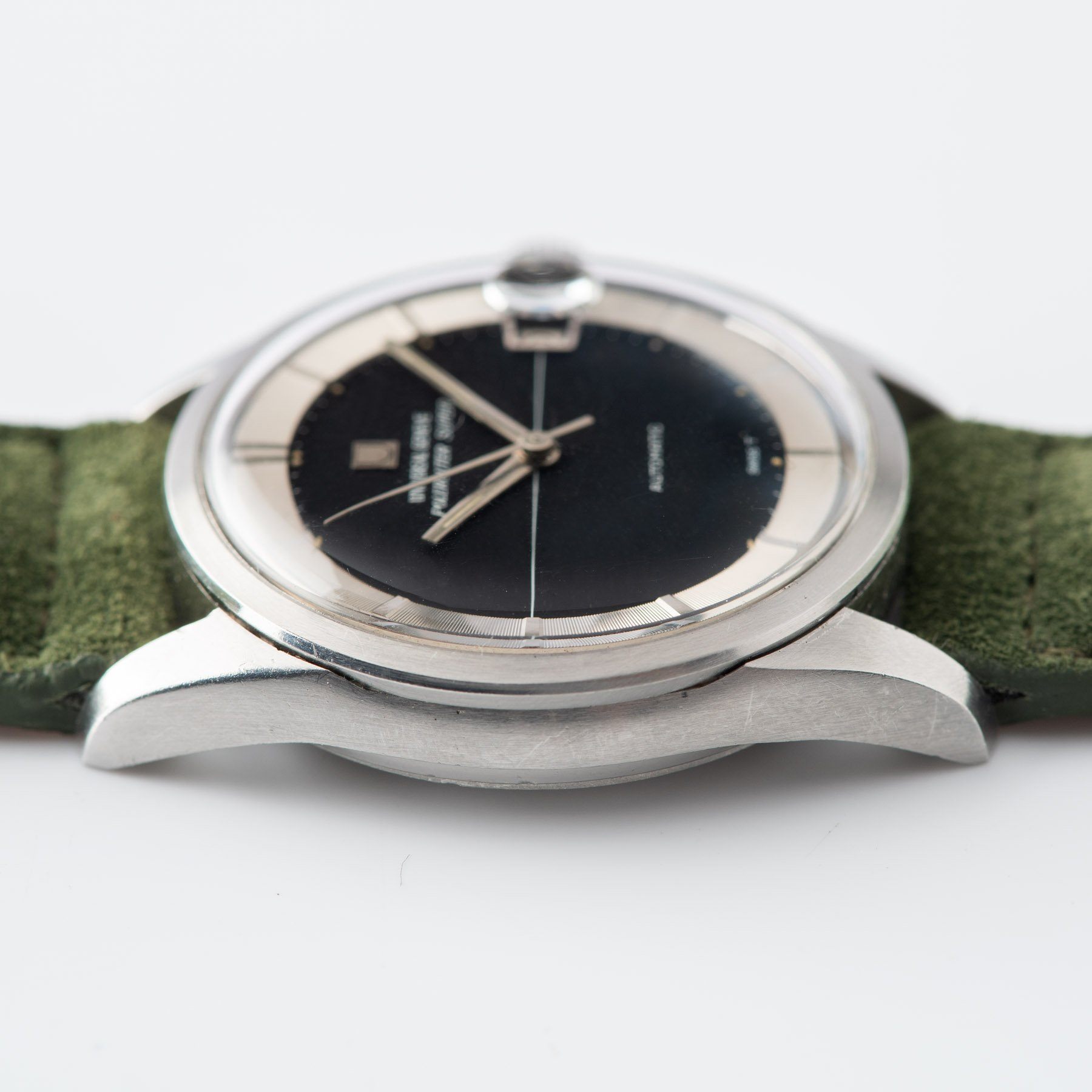 Universal Geneve Polerouter Super Ref 869112 01 with straight-lug case